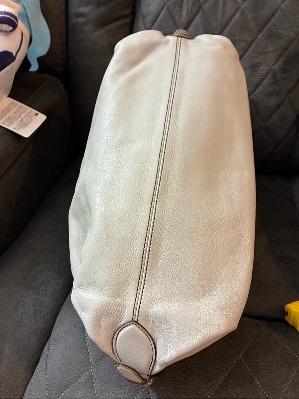 Authentic Fendi Women’s Soft Leather Shoulder Bag in Light Gray - Picture 6 of 10